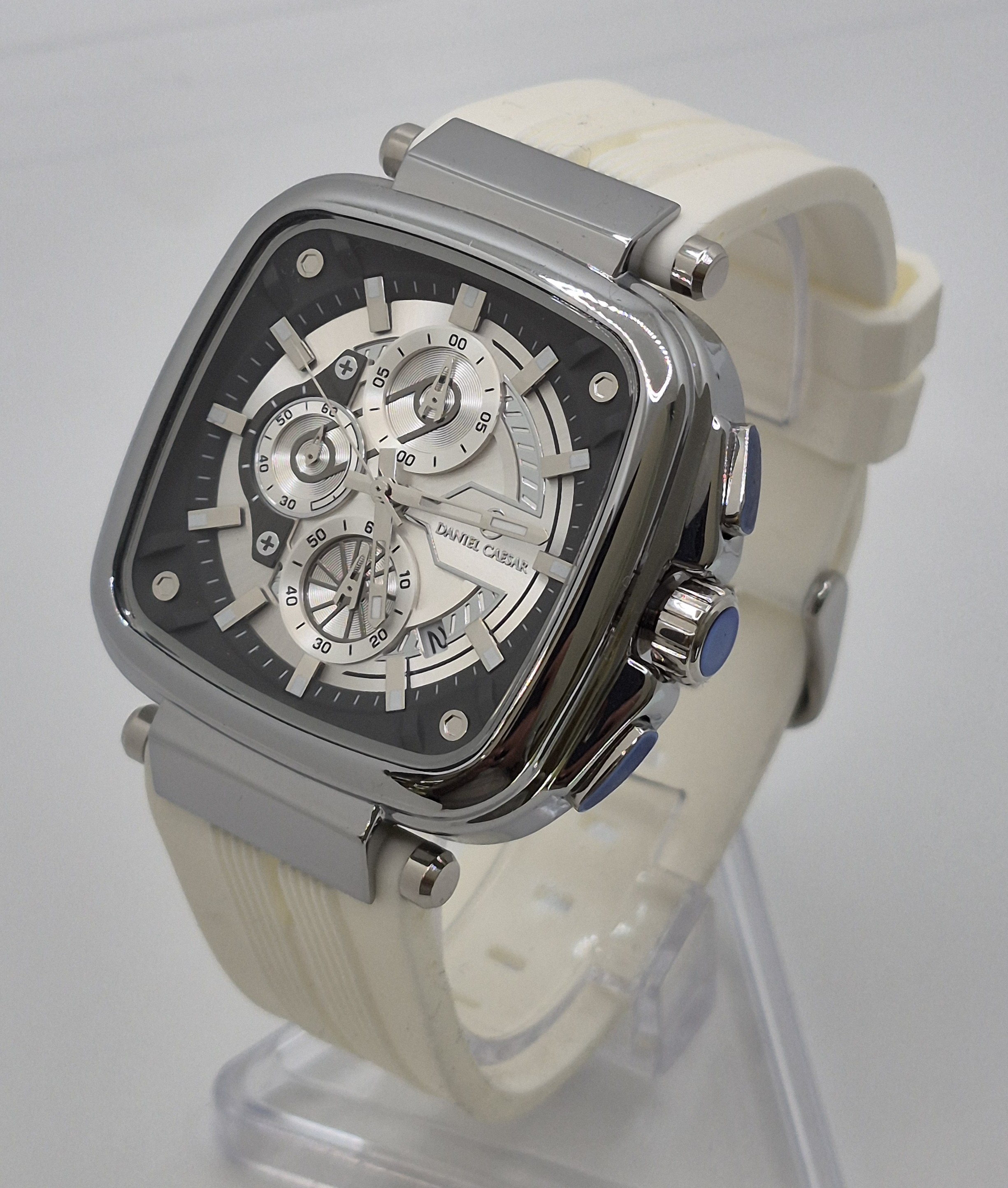 ساعت مچی مردانه دنیل سزار مدل Danielcaesar 1242 - 1242G w